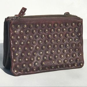 FRYE 100% LEATHER VINTAGE GOLD WTISTL CLUTCH BAG